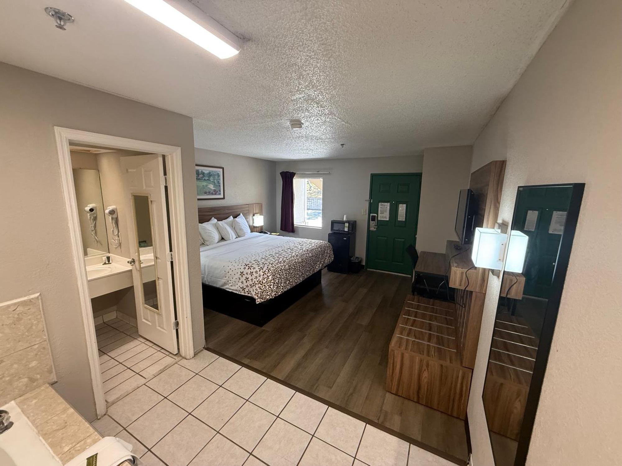 Country Hearth Inn & Suites Augusta Exterior foto